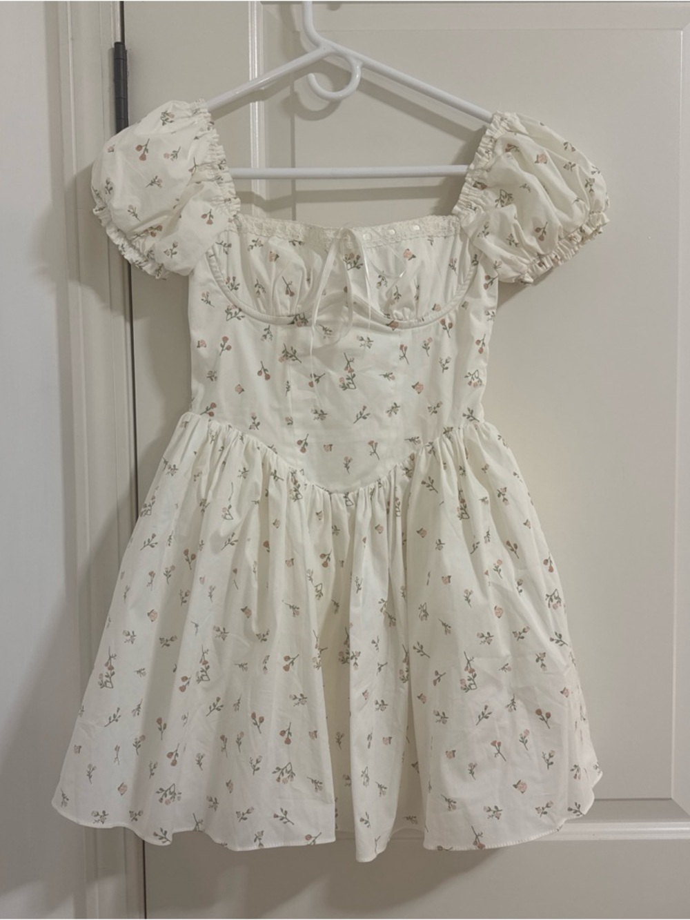 Ivory Floral Puff-Sleeve Mini Dress with Sweetheart Neckline